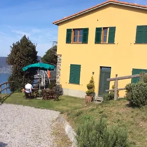 Valeria , Vernazza Italia